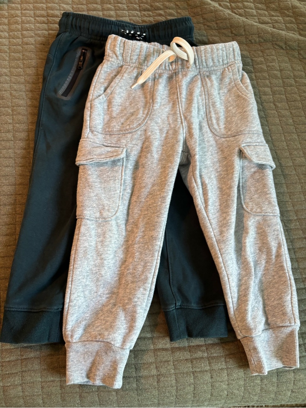 Old Navy jogger pants bundle - size 3T